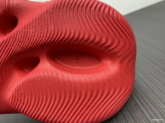 Yeezy Adidas Red Foam CW3355 0530